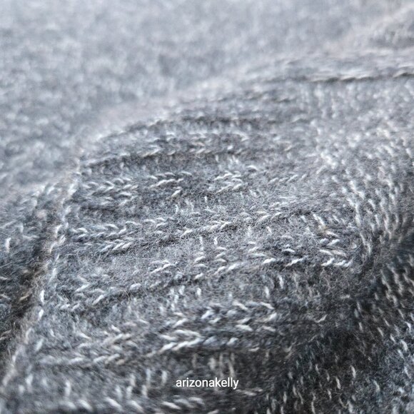 NWOT Theory Oversized Scarf in Cashmere Grey - Picture 8 of 16